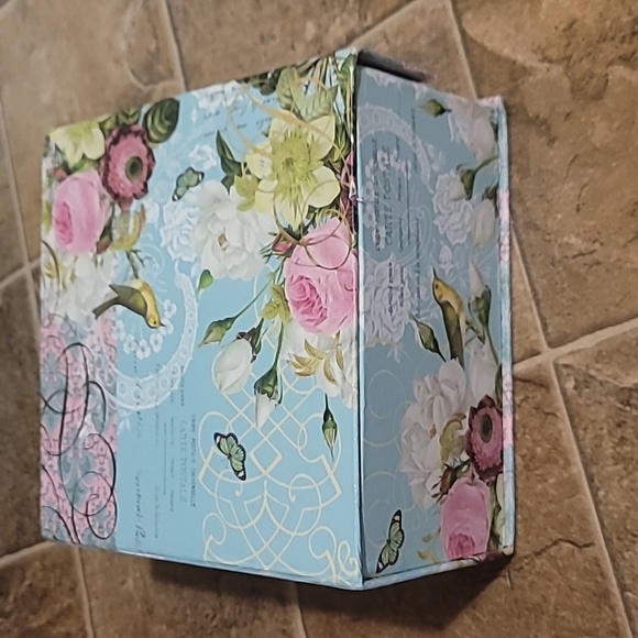 Pretty cardboard box - Picture 3 of 11